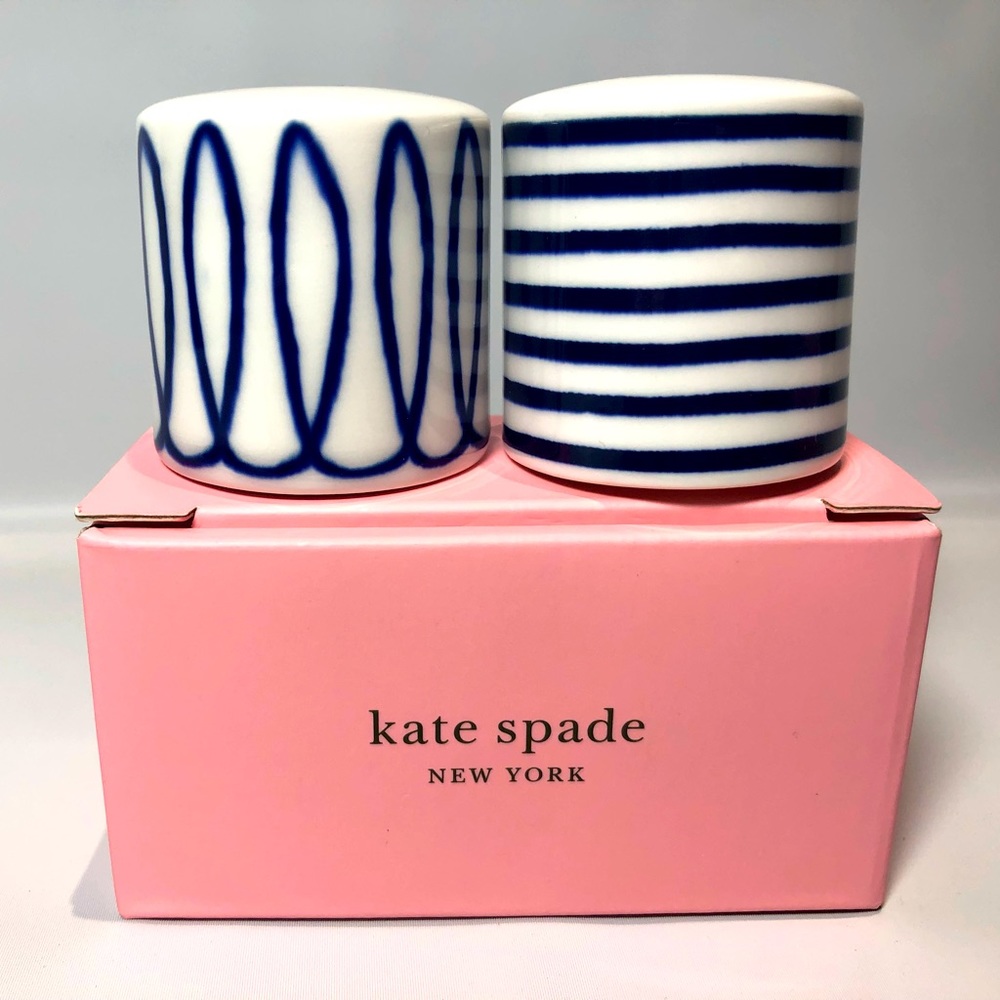 🌸 Kate Spade 🌸 salt and pepper shakers. Brand New still in the original box!